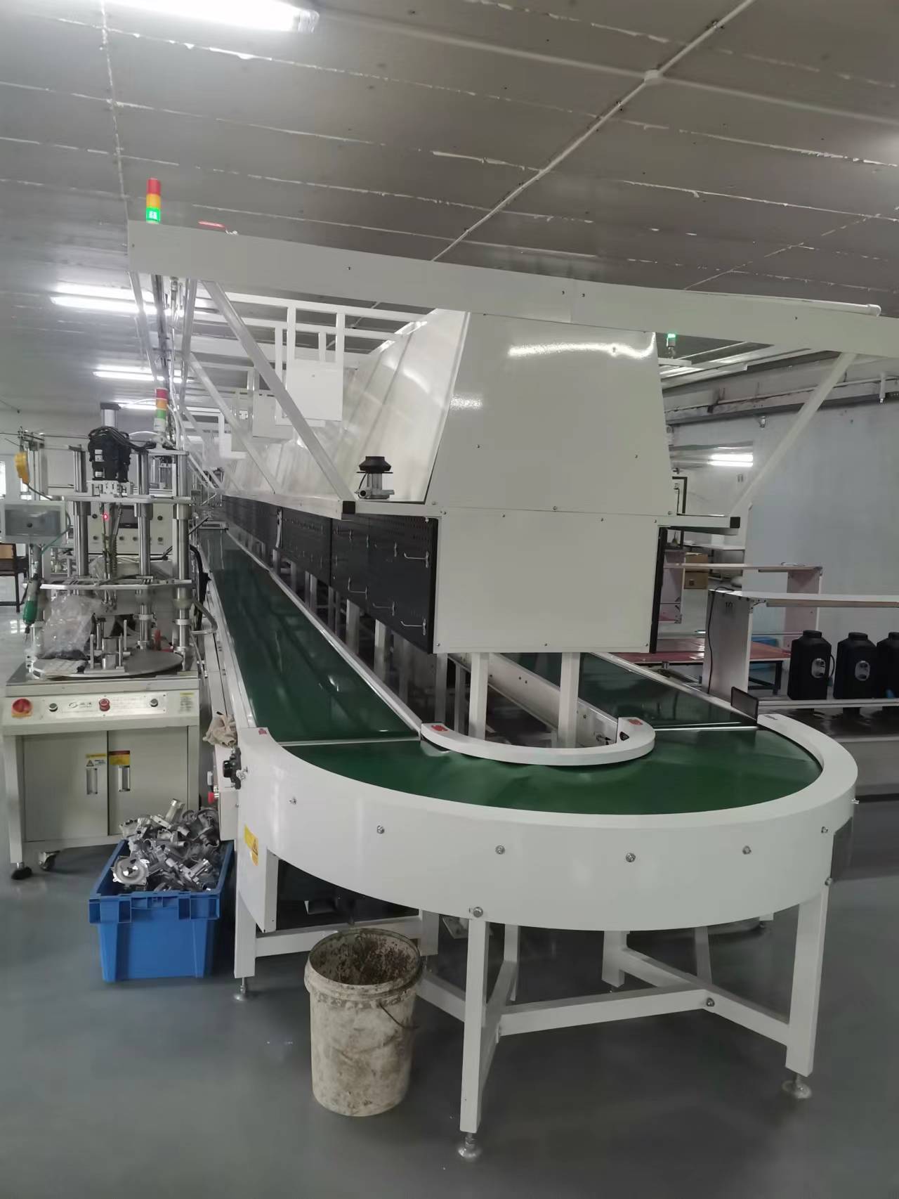 環(huán)形輸送線.